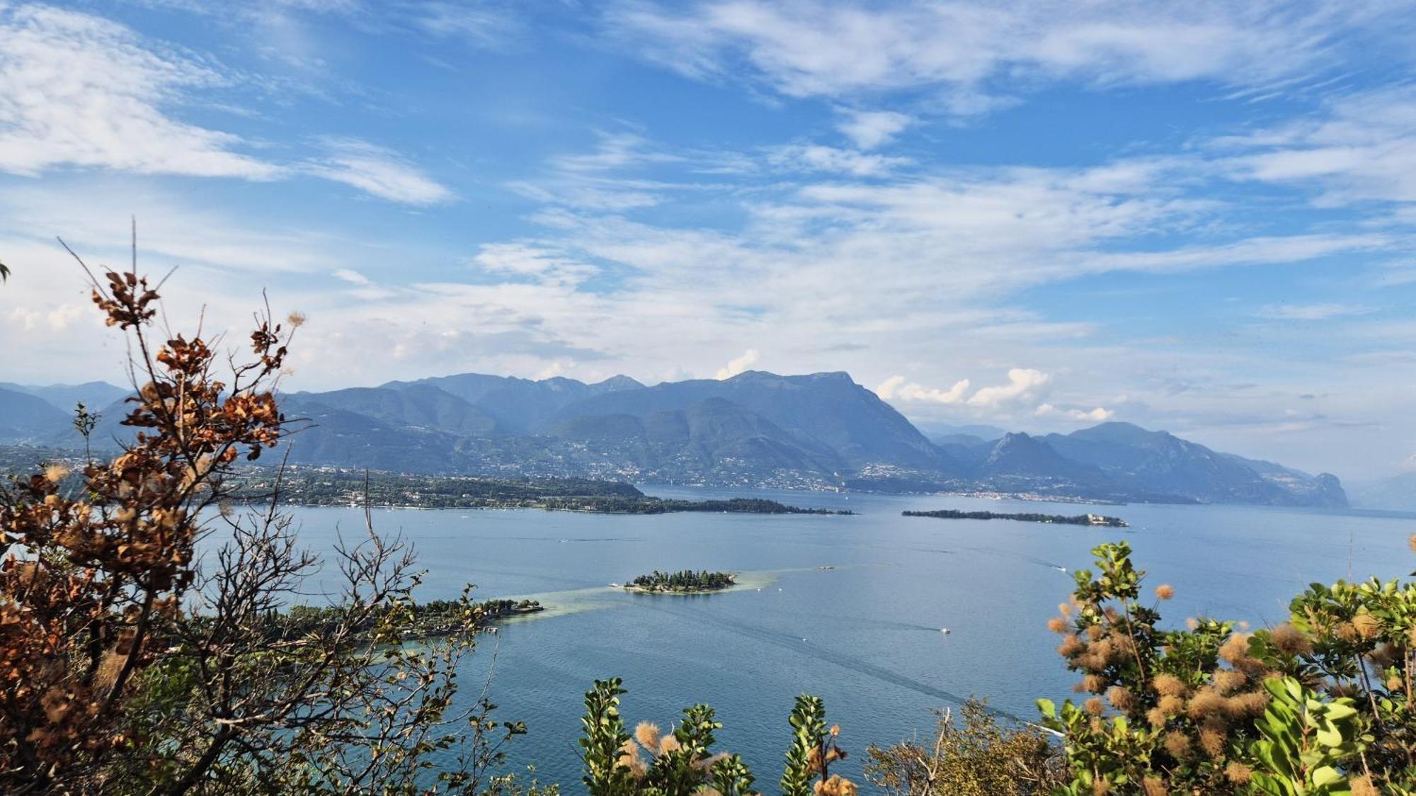 Garda Lake Attic Montinelle Luaran gambar
